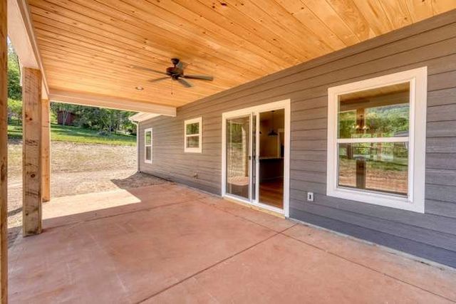 774 Bugscuffle Road, Hiawassee, GA 30548