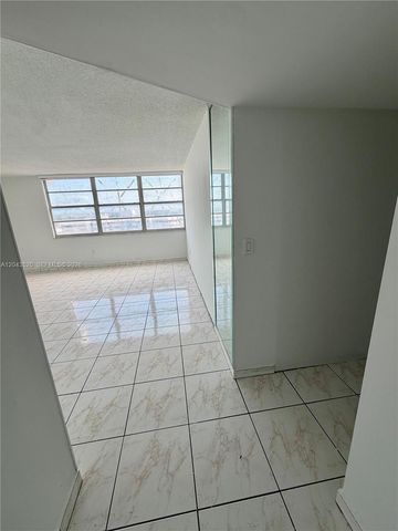 1351 NE Miami Gardens Drive 1215E, Miami, FL 33179