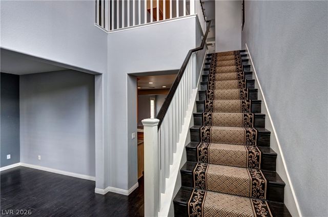10471 Foggy Glen Avenue, Las Vegas, NV 89135