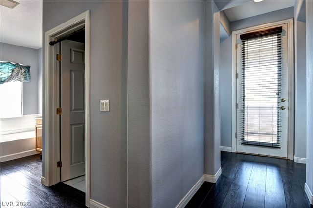 10471 Foggy Glen Avenue, Las Vegas, NV 89135