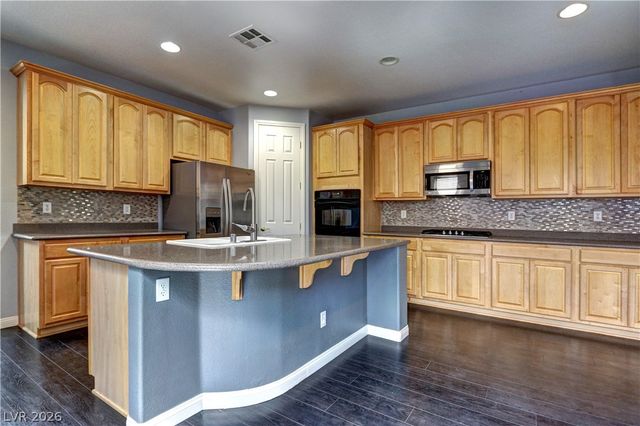 10471 Foggy Glen Avenue, Las Vegas, NV 89135
