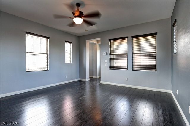 10471 Foggy Glen Avenue, Las Vegas, NV 89135