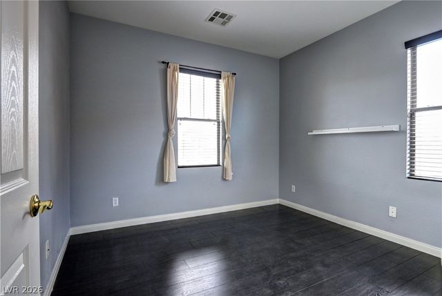 10471 Foggy Glen Avenue, Las Vegas, NV 89135