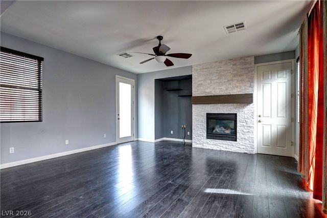 10471 Foggy Glen Avenue, Las Vegas, NV 89135