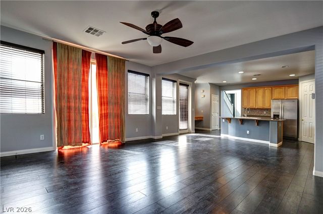 10471 Foggy Glen Avenue, Las Vegas, NV 89135