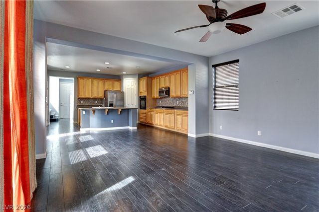 10471 Foggy Glen Avenue, Las Vegas, NV 89135