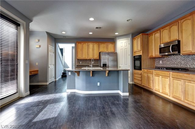10471 Foggy Glen Avenue, Las Vegas, NV 89135