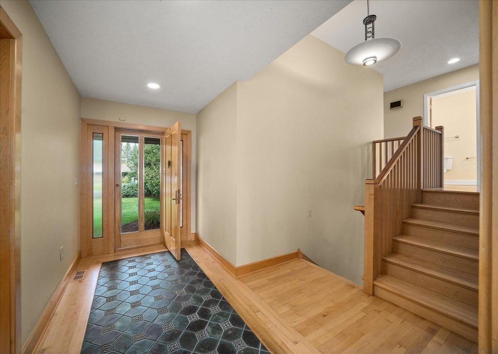 931 W Regent Ct, Spokane, WA 99203 photo 3