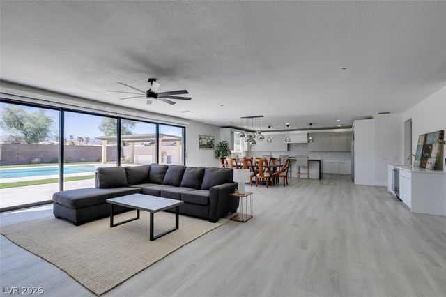 8741 Grand Pass Court, Las Vegas, NV 89113