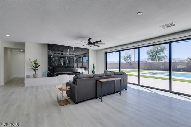8741 Grand Pass Court, Las Vegas, NV 89113