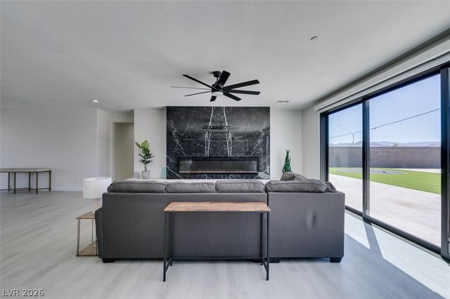 8741 Grand Pass Court, Las Vegas, NV 89113