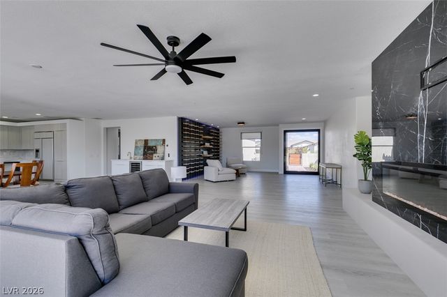 8741 Grand Pass Court, Las Vegas, NV 89113