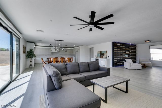 8741 Grand Pass Court, Las Vegas, NV 89113