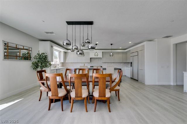 8741 Grand Pass Court, Las Vegas, NV 89113