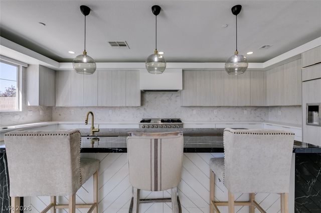 8741 Grand Pass Court, Las Vegas, NV 89113