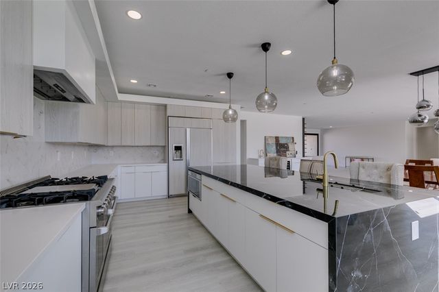 8741 Grand Pass Court, Las Vegas, NV 89113
