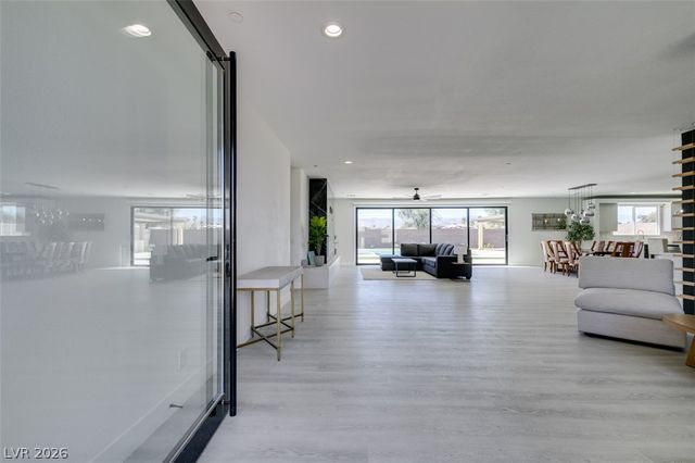 8741 Grand Pass Court, Las Vegas, NV 89113