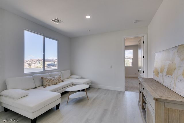8741 Grand Pass Court, Las Vegas, NV 89113