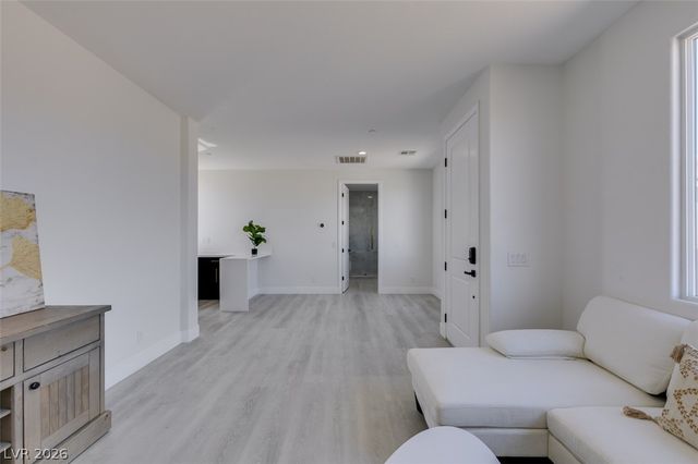 8741 Grand Pass Court, Las Vegas, NV 89113