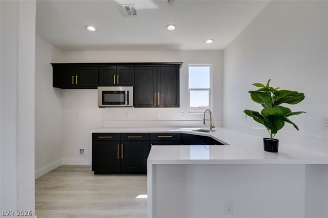 8741 Grand Pass Court, Las Vegas, NV 89113