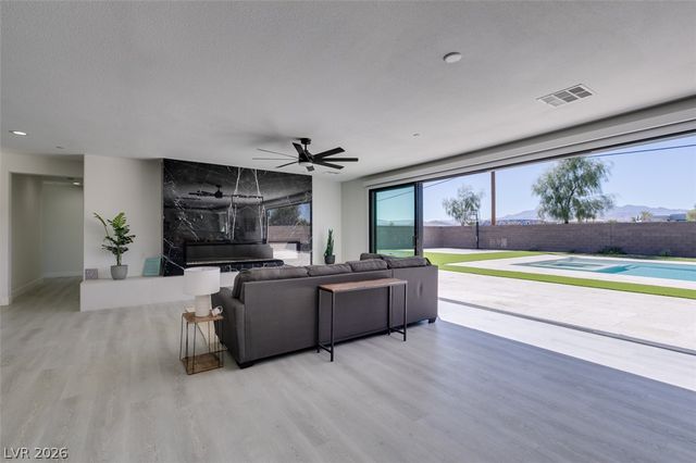 8741 Grand Pass Court, Las Vegas, NV 89113