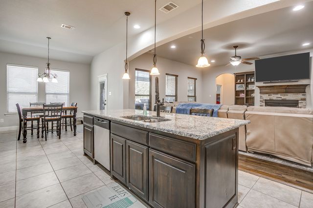 424 Delaware Street, Burleson, TX 76028