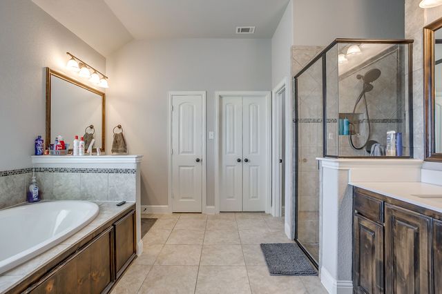 424 Delaware Street, Burleson, TX 76028