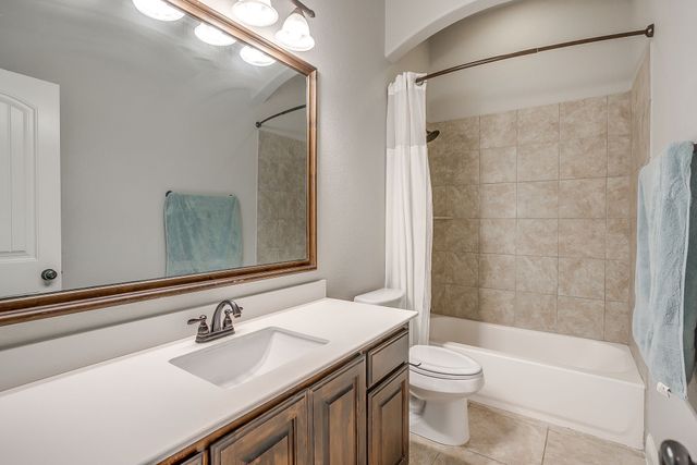 424 Delaware Street, Burleson, TX 76028