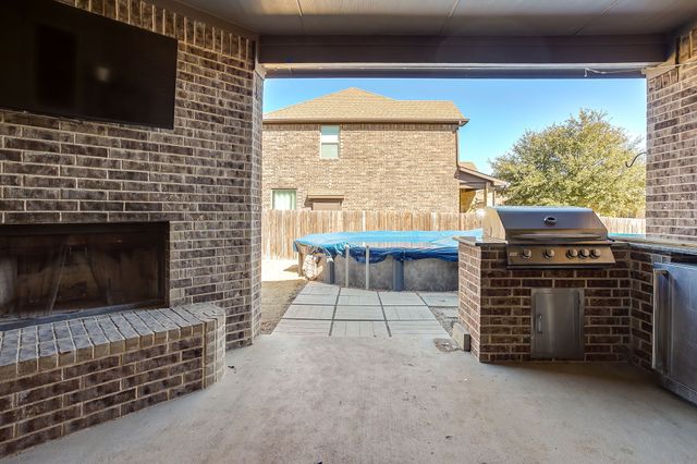 424 Delaware Street, Burleson, TX 76028