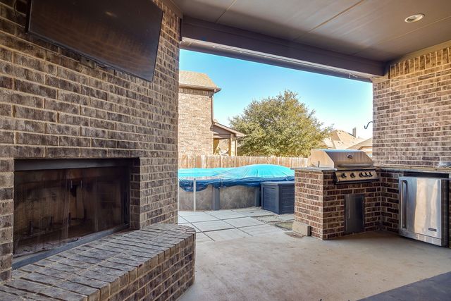 424 Delaware Street, Burleson, TX 76028