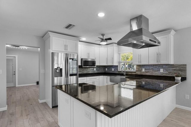 4038 HARRISBURG, St Petersburg, FL 33703