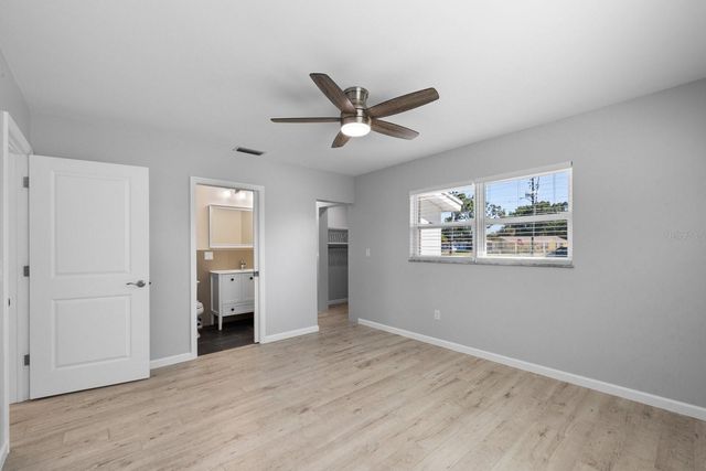 4038 HARRISBURG, St Petersburg, FL 33703