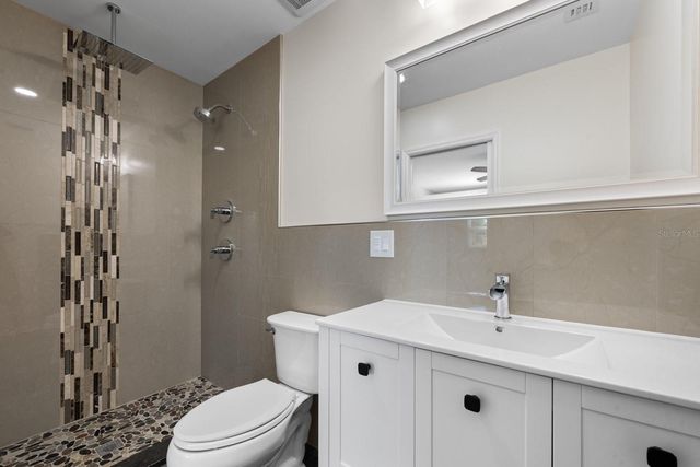4038 HARRISBURG, St Petersburg, FL 33703
