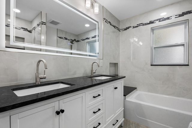 4038 HARRISBURG, St Petersburg, FL 33703