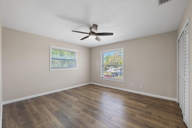 4038 HARRISBURG, St Petersburg, FL 33703