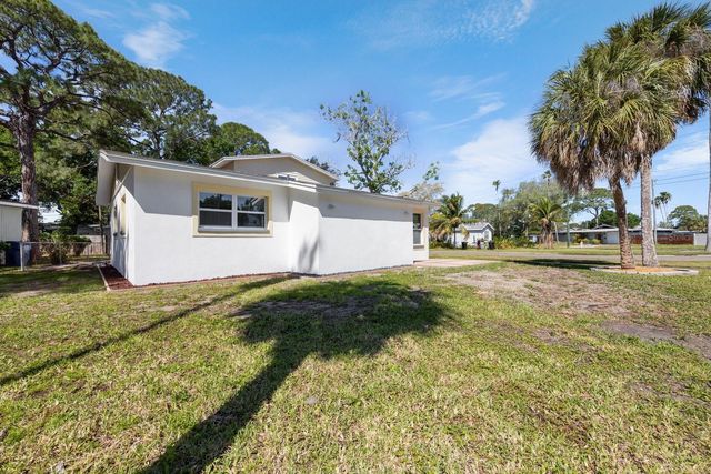 4038 HARRISBURG, St Petersburg, FL 33703