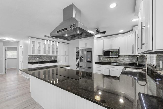 4038 HARRISBURG, St Petersburg, FL 33703