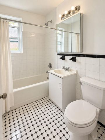 147-31 38th Ave A16, Flushing, NY 11354