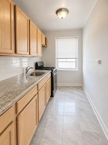 147-31 38th Ave A16, Flushing, NY 11354