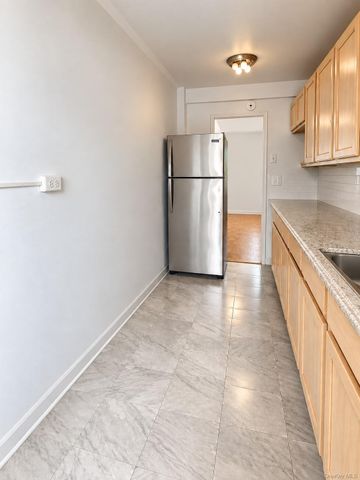 147-31 38th Ave A16, Flushing, NY 11354