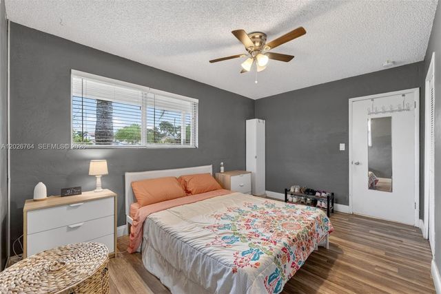1060 NW 44, Oakland Park, FL 33309