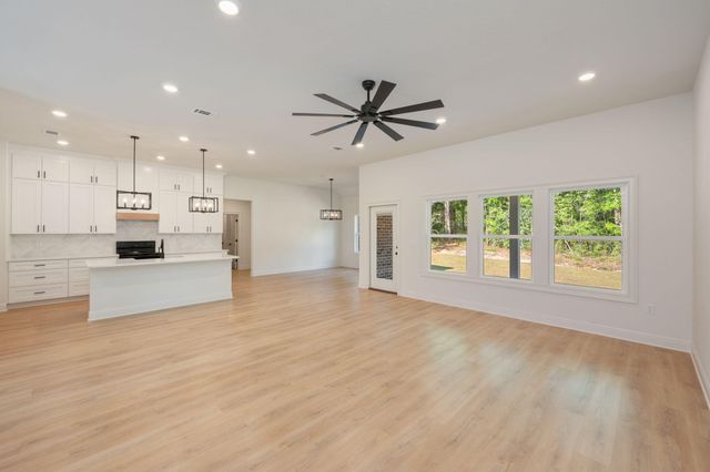1909 Hidden Springs Drive, Baker, FL 32531