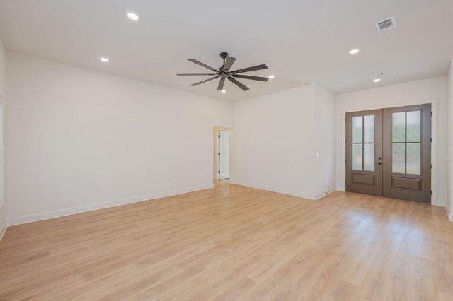 1909 Hidden Springs Drive, Baker, FL 32531