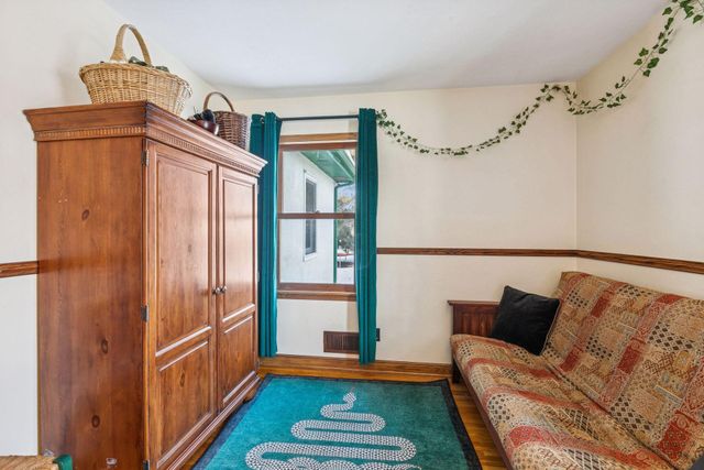 711 Grandview Avenue W, Roseville, MN 55113