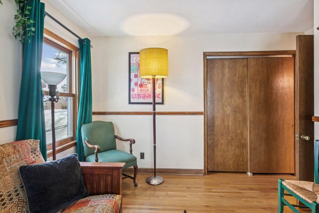 711 Grandview Avenue W, Roseville, MN 55113