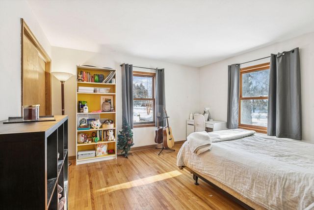 711 Grandview Avenue W, Roseville, MN 55113