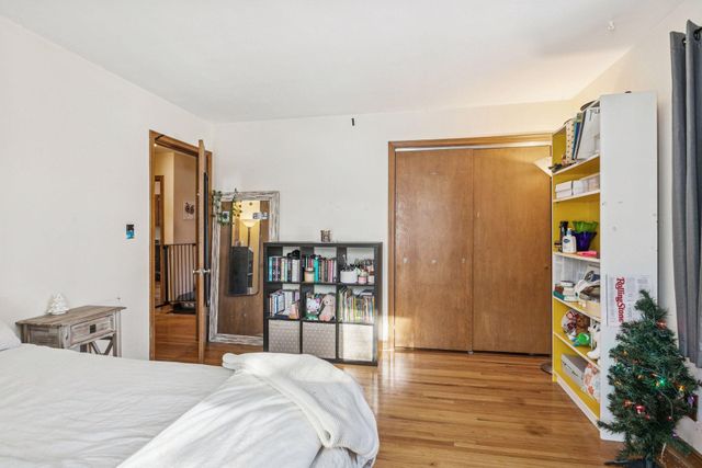 711 Grandview Avenue W, Roseville, MN 55113