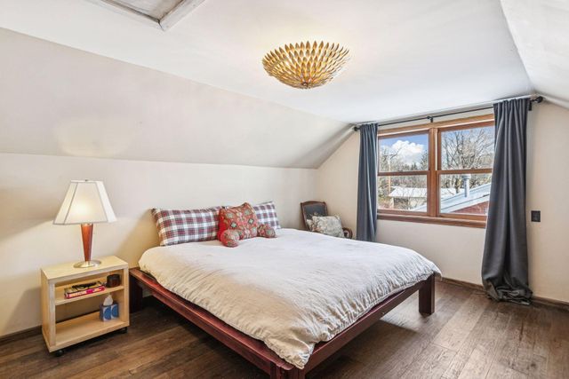 711 Grandview Avenue W, Roseville, MN 55113