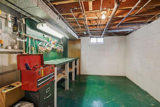 711 Grandview Avenue W, Roseville, MN 55113