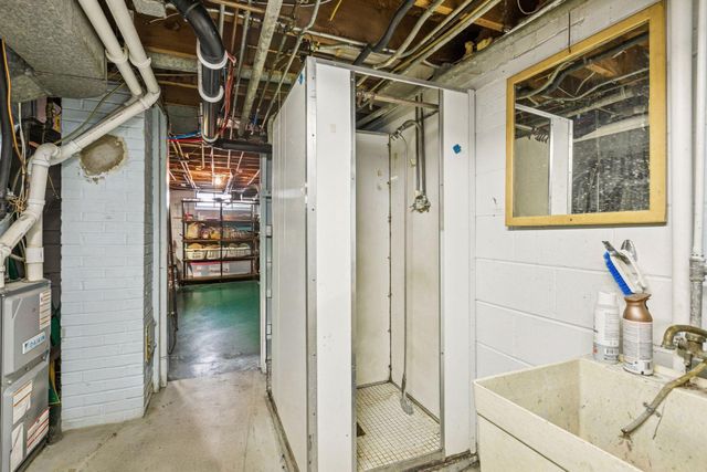 711 Grandview Avenue W, Roseville, MN 55113